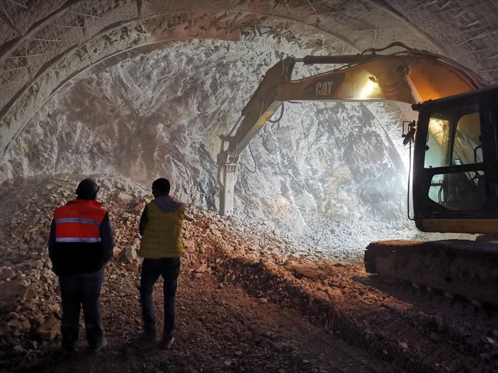 Alacabel Tüneli'nde Çalışmalar Sürüyor