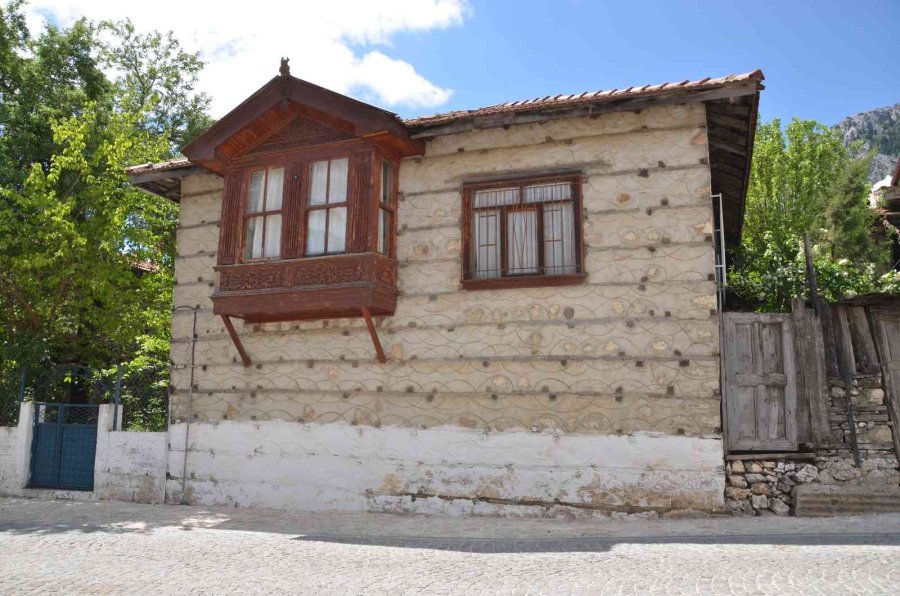 Antalya’da 300 Yıllık Tescilli 40 Düğmeli Ev Turizme Kazandırılacak