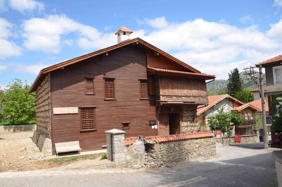 Antalya’da 300 Yıllık Tescilli 40 Düğmeli Ev Turizme Kazandırılacak