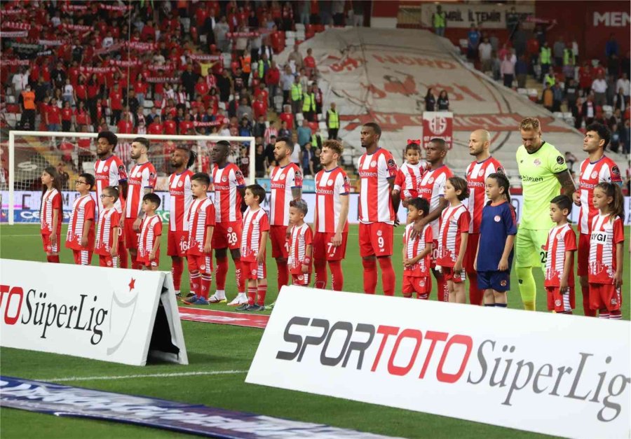 Antalyaspor, Yenilmezlik Serisini 14 Maça Yükseltti