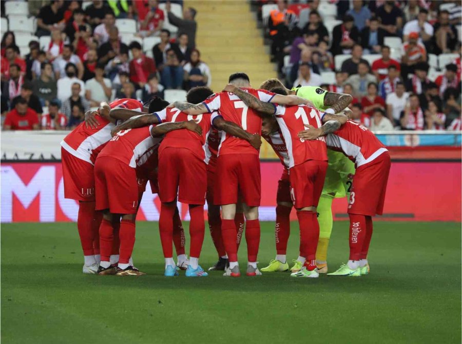 Antalyaspor, Yenilmezlik Serisini 14 Maça Yükseltti