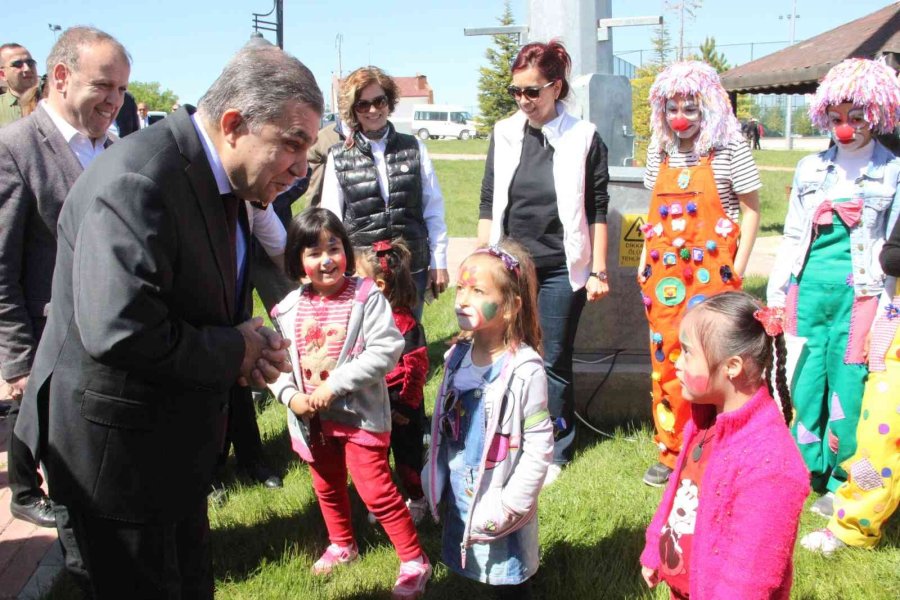 Özel Öğrenciler Şenlikte Gönüllerince Eğlendi