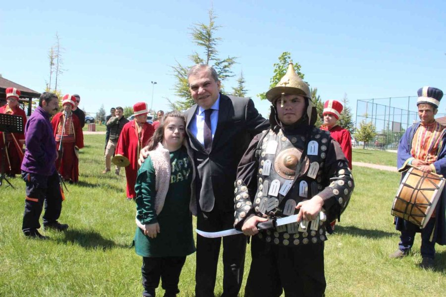 Özel Öğrenciler Şenlikte Gönüllerince Eğlendi