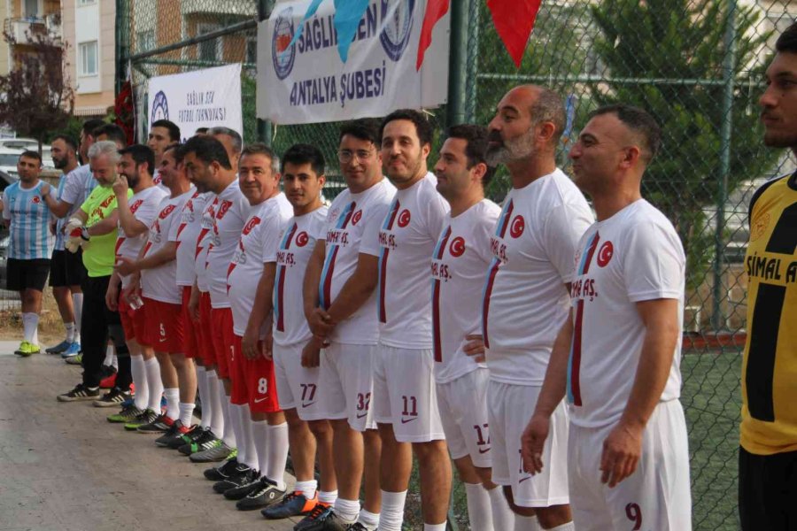 Sağlık Çalışanları Futbol Turnuvasında Buluştu