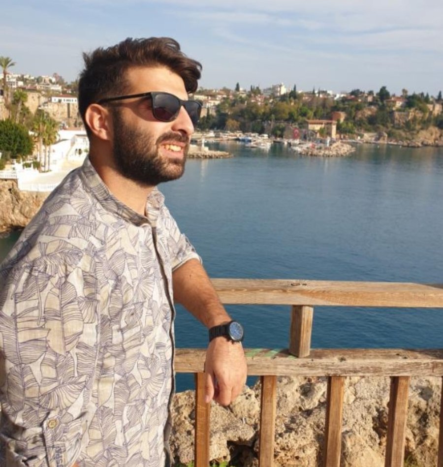 Evinde Ölü Bulunan Tıp Öğrencisinin Cenazesi Gözyaşları İçinde Alındı