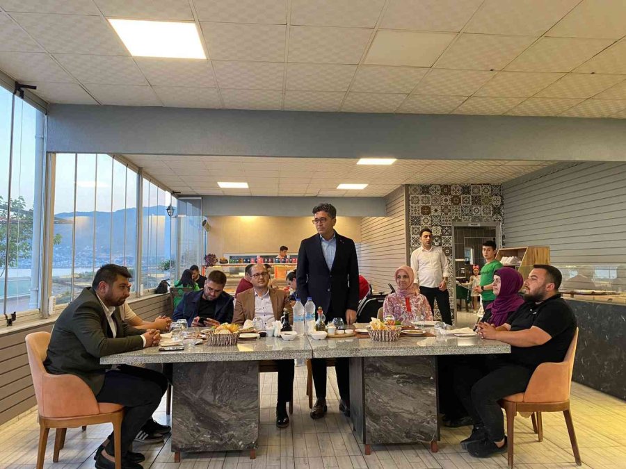 Ak Parti Finike İlçe Başkanı Aladağ, Milletvekili Adaylığı İçin Görevinden İstifa Etti