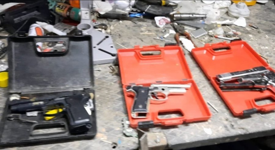 Ev Değil Silah İmalathanesi Çıktı