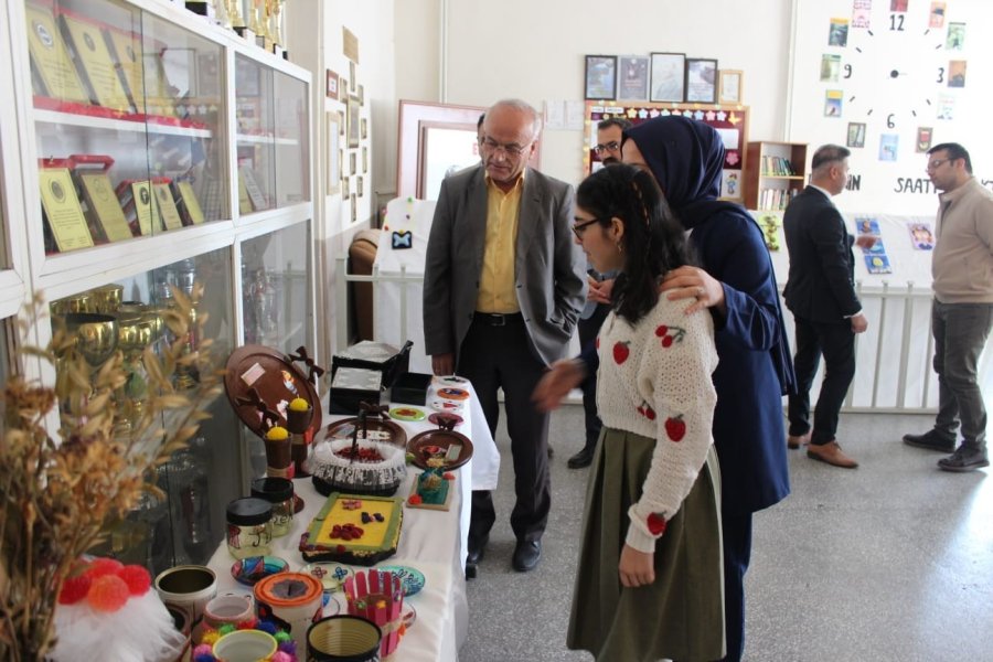 Özel Eğitim Öğrencisinden Sergi