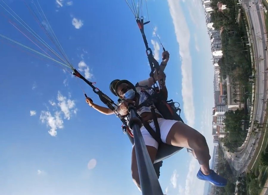 Falezlerin Üzerindeki Yamaç Paraşütü Heyecanı Abd’li Turisti Kendinden Geçirdi
