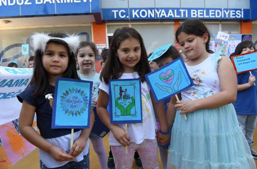 Konyaaltı’nda Minikler Farkındalık İçin Yürüdü