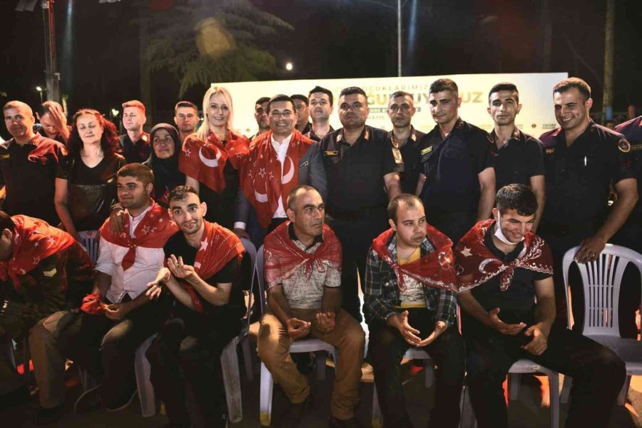 Kepez’de Otizmli Bireylere Özel ‘asker Kına Gecesi’