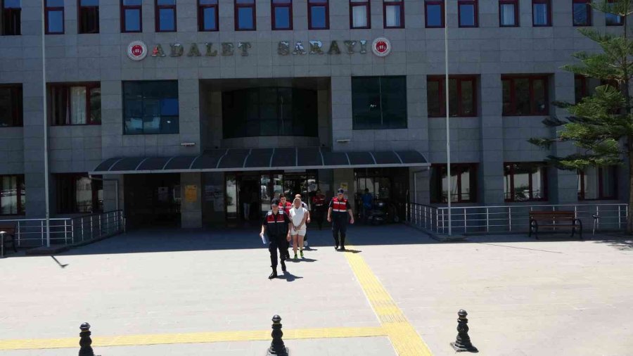 Fuhşa Zorlanan Özbekistan Uyruklu Üç Kadın Kurtarıldı, Çete Lideri Kadın Tutuklandı