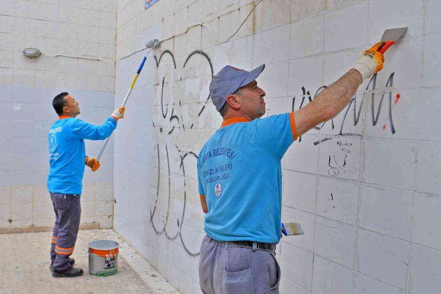 Alanya’da Alt Geçitler Temizleniyor