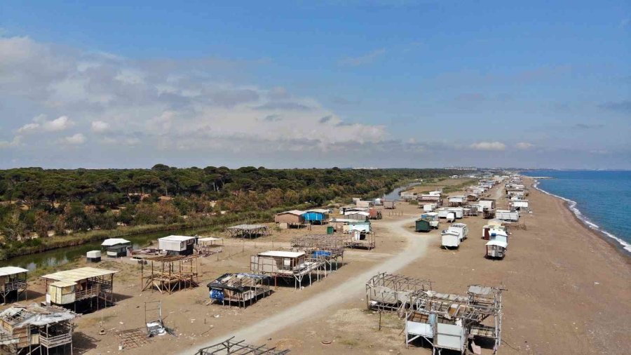 5 Yıldızlı Otellere Komşu Denize Sıfır Çardaklarda Yıkım Sessizliği