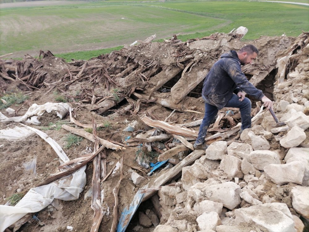Karaman'da Çöken Ağılda 12 Kuzu Telef Oldu