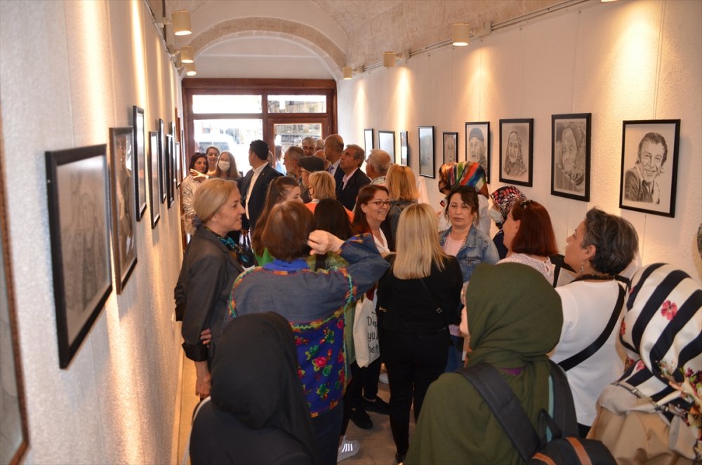 Karaman'da "Yaşamsal Çizgiler" Adlı Resim Sergisi Açıldı
