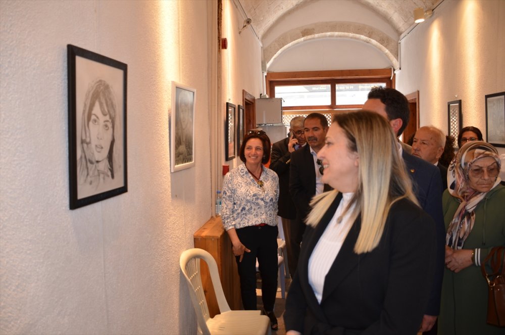 Karaman'da "Yaşamsal Çizgiler" Adlı Resim Sergisi Açıldı