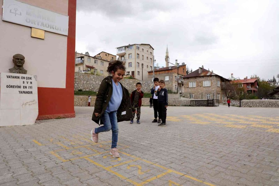 Konya Büyükşehir 278 Okulda Oyun Alanları Oluşturdu