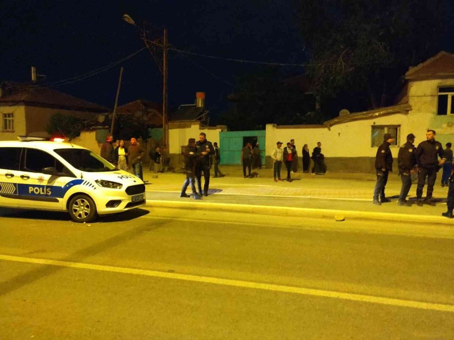 Sokak Ortasında Silahlı Kavga: 3 Yaralı