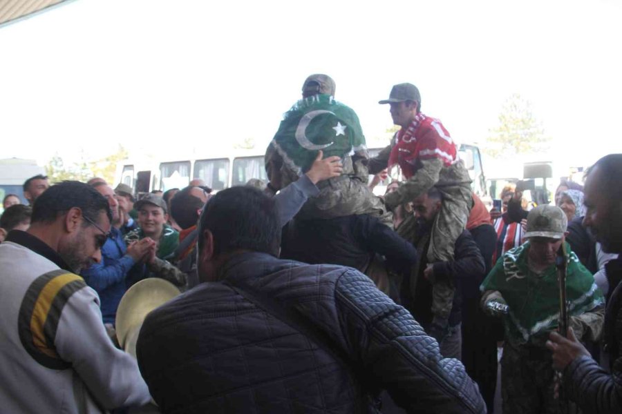 Özel Öğrenci Kınalı Kuzuların Temsili Askerlik Coşkusu