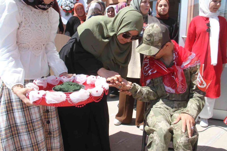 Özel Öğrenci Kınalı Kuzuların Temsili Askerlik Coşkusu