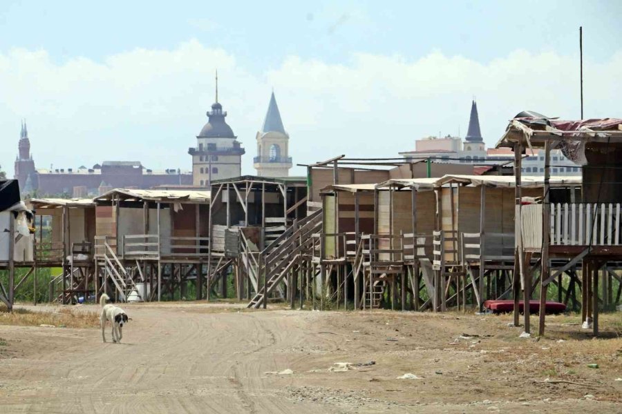 5 Yıldızlı Otellere Komşu Denize Sıfır Çardaklarda Yıkım Sessizliği