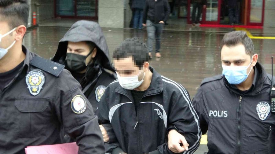 Mutfak Tüplerine Dadanan Hırsız Polisten Kaçamadı