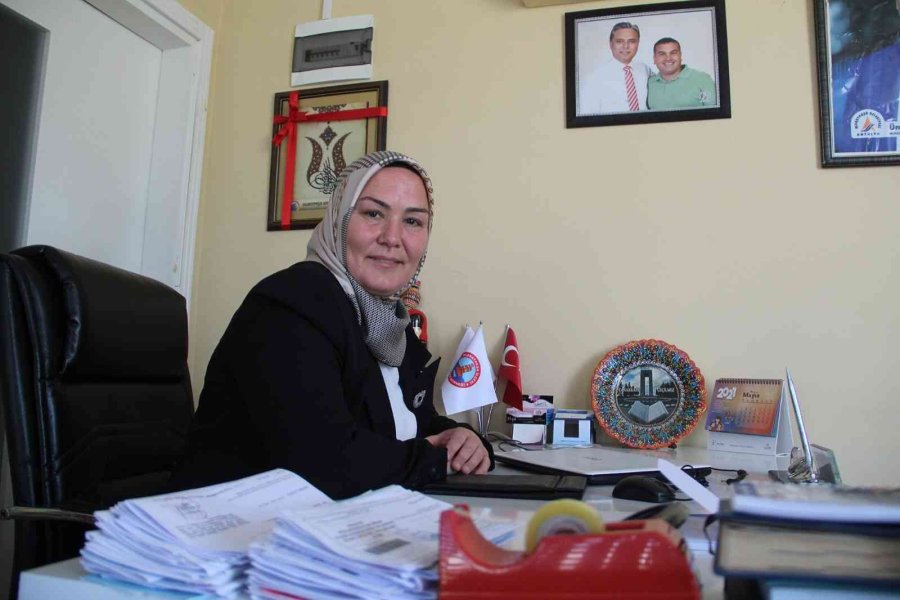 Görev Başında Vefat Eden Eşinin Yerine Seçildiği Muhtarlıkta 24 Saat Mesaide