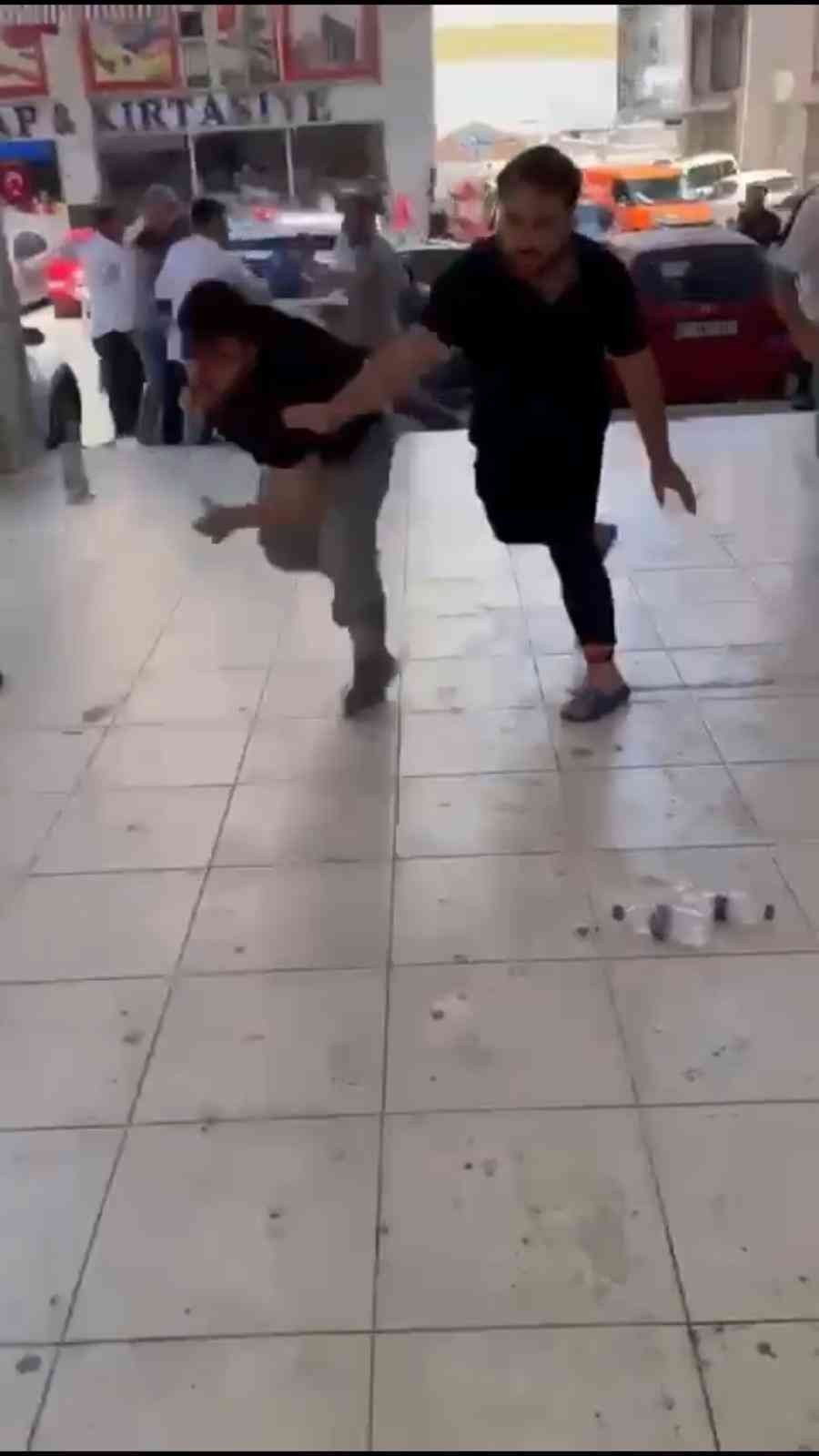 Tapu Kavgasında Taş Ve Sopalar Konuştu: 10 Yaralı, 8 Gözaltı