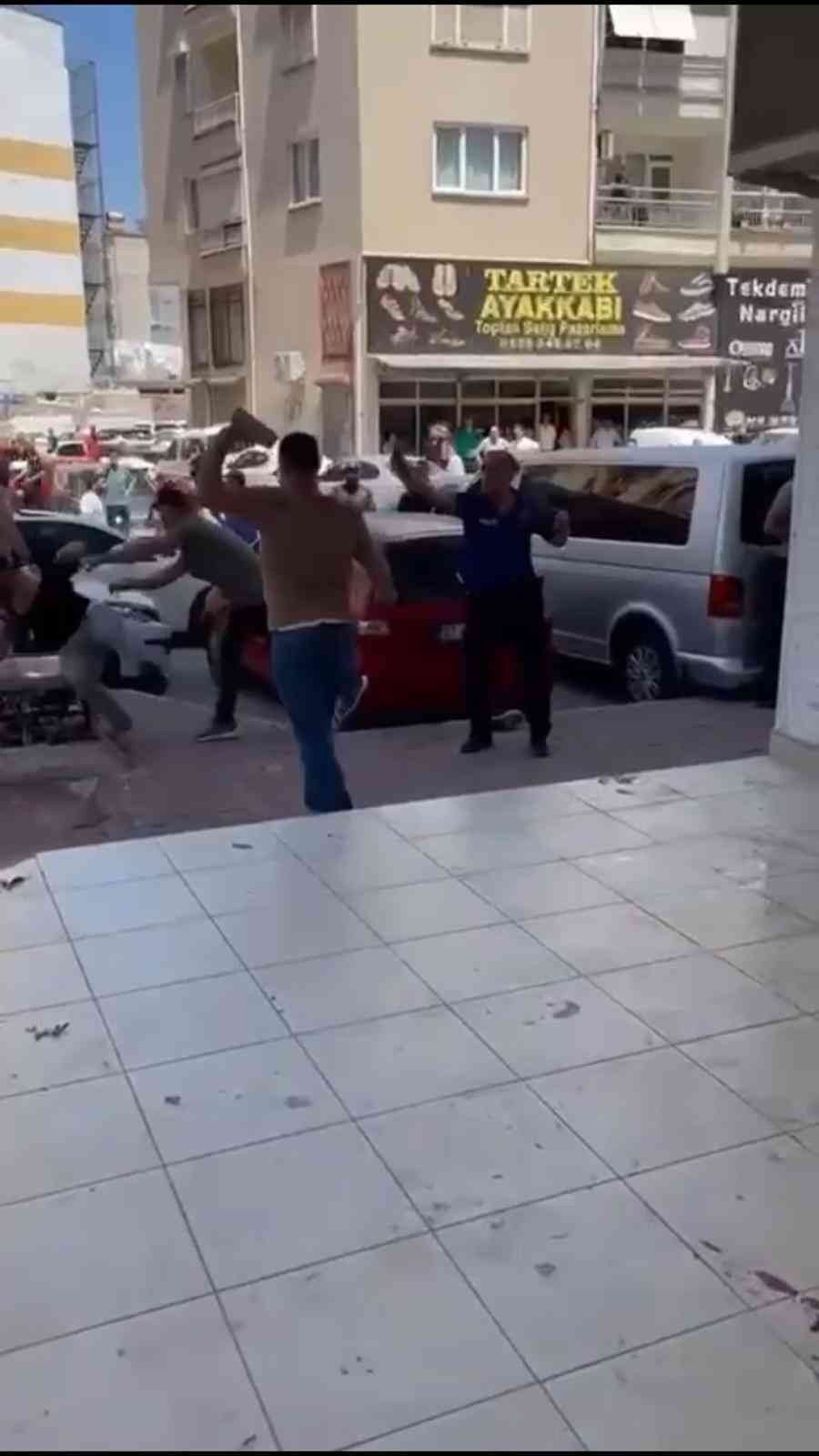 Tapu Kavgasında Taş Ve Sopalar Konuştu: 10 Yaralı, 8 Gözaltı