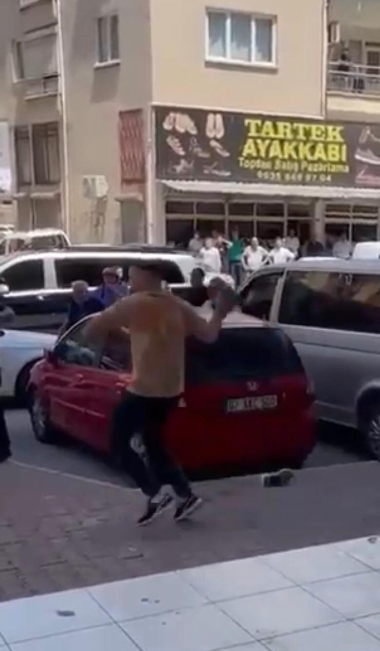 Tapu Kavgasında Taş Ve Sopalar Konuştu: 10 Yaralı, 8 Gözaltı