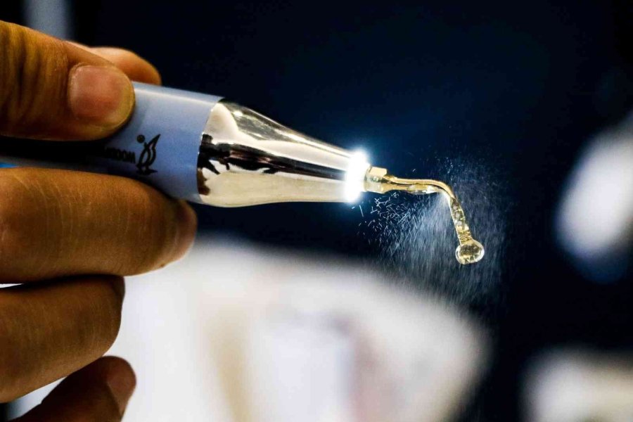 Op. Dr. Deniz Dilek: “piezo Bir Ameliyat Tekniği Değil, Ameliyatta Kullanılan Bir Cihaz”