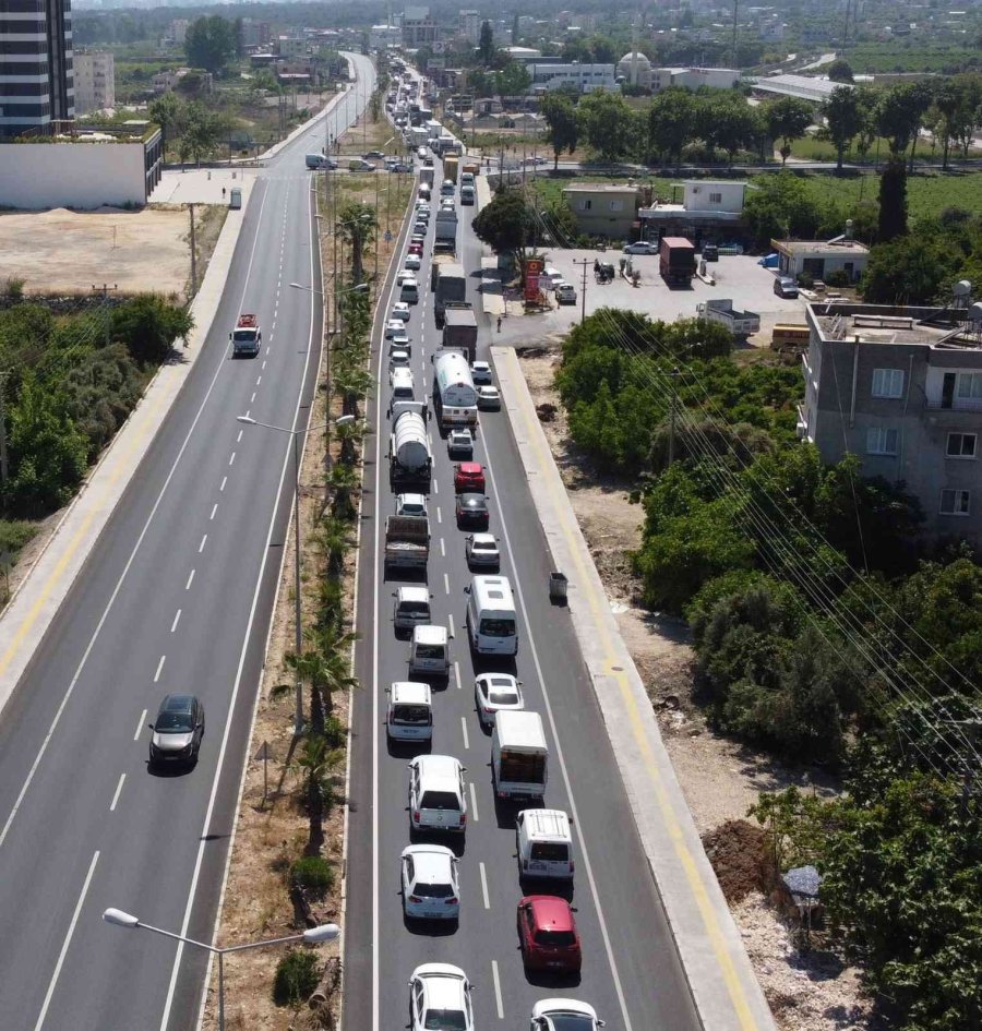 Kaza Sonrası 2 Kilometre Kuyruk Oluştu