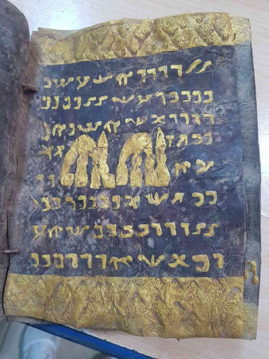 Tarihi Eser Kaçakçılığı Yapan 2 Kişi Yakalandı