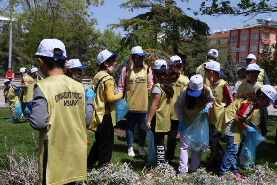 Kolları Sıvayıp “bin Çevre Dostu Okul” Projesine Destek Oldular