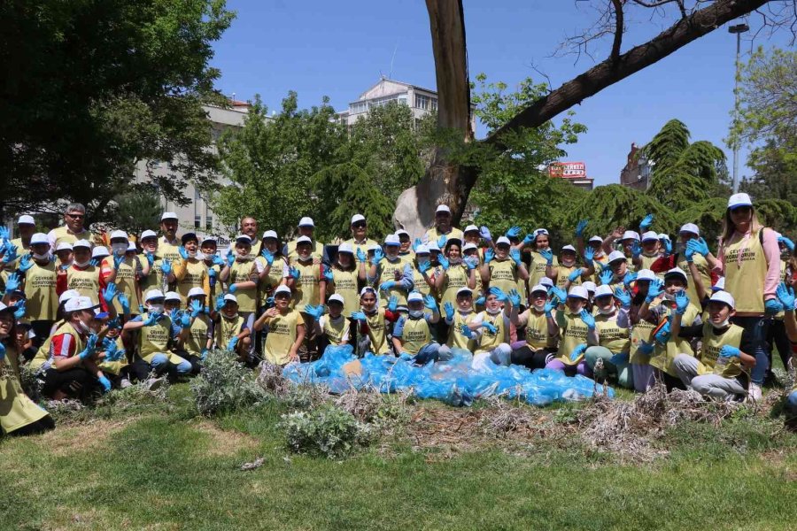 Kolları Sıvayıp “bin Çevre Dostu Okul” Projesine Destek Oldular