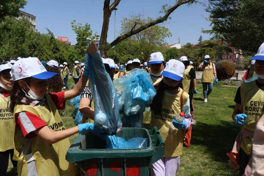 Kolları Sıvayıp “bin Çevre Dostu Okul” Projesine Destek Oldular