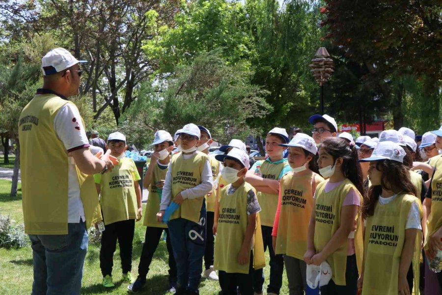 Kolları Sıvayıp “bin Çevre Dostu Okul” Projesine Destek Oldular
