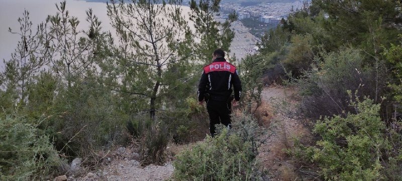 Annesini Görüntülü Arayarak İntihar Edeceğini Söyleyen Genç Polisi Alarma Geçirdi