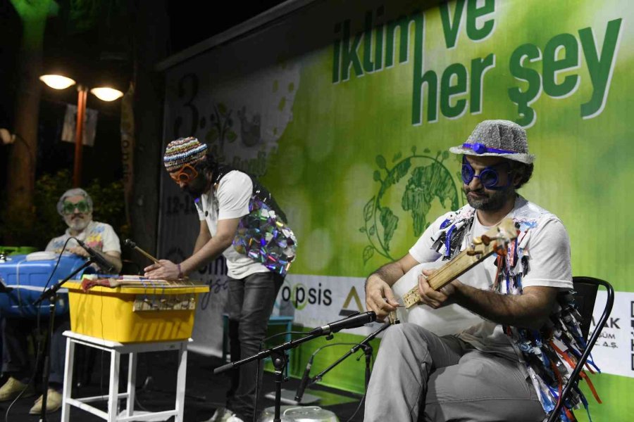 Kamp Ateşi Etrafında Buluştular