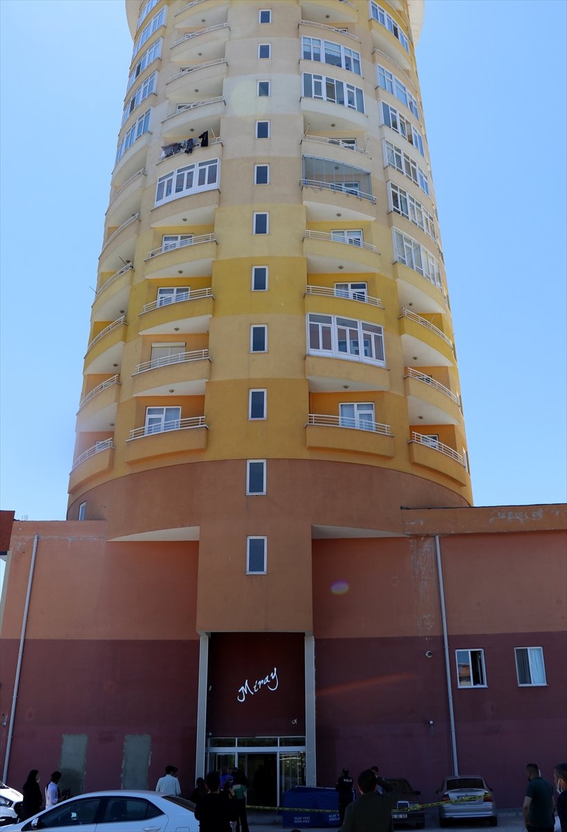 Kayseri'de 10. Kattan Atlayan Zanlı Öldü