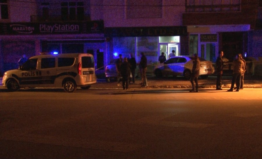 Husumetliler Arasındaki Sözlü Tartışma Silahlı Kavgaya Dönüştü: 1’i Ağır, 5 Yaralı