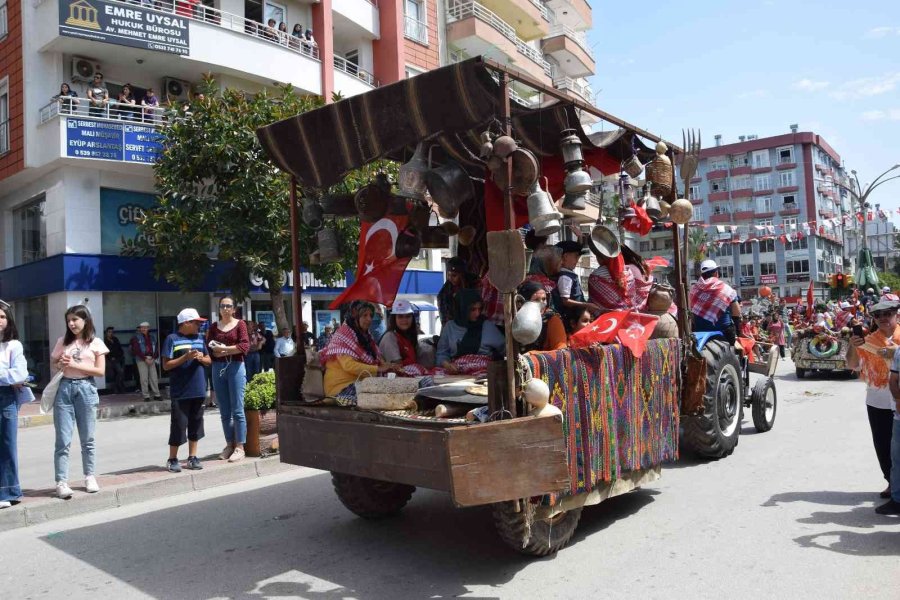 Yörük Göçü Korteji Renkli Görüntülere Sahne Oldu