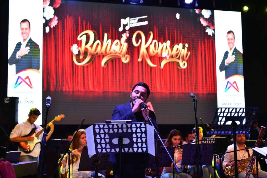 Kent Orkestrasından Üniversite Öğrencilerine Konser