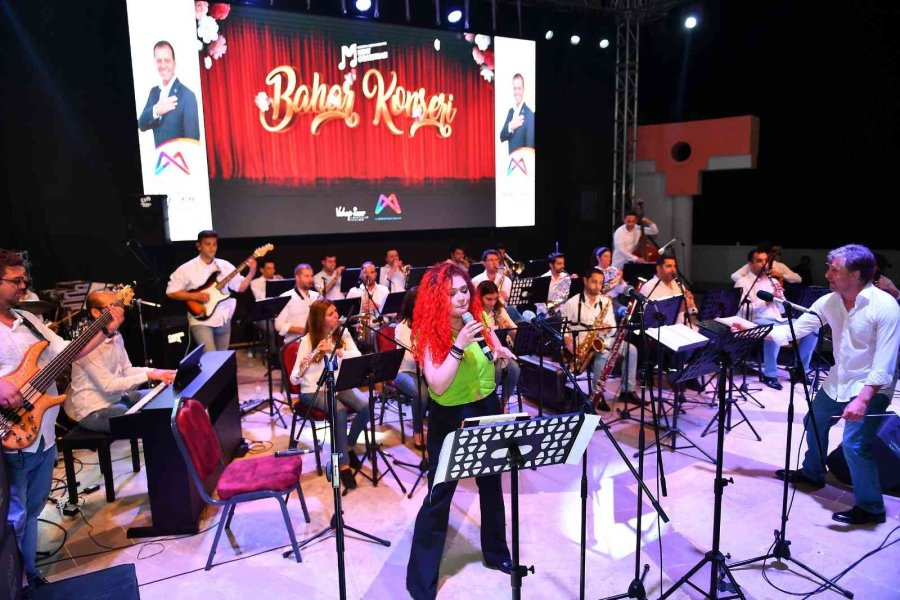 Kent Orkestrasından Üniversite Öğrencilerine Konser