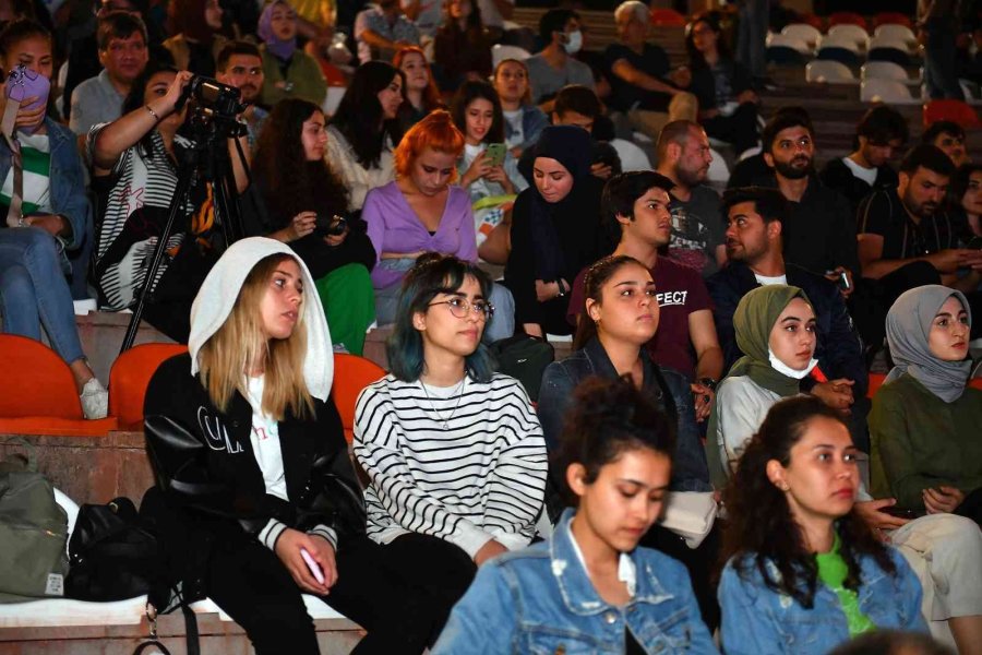 Kent Orkestrasından Üniversite Öğrencilerine Konser