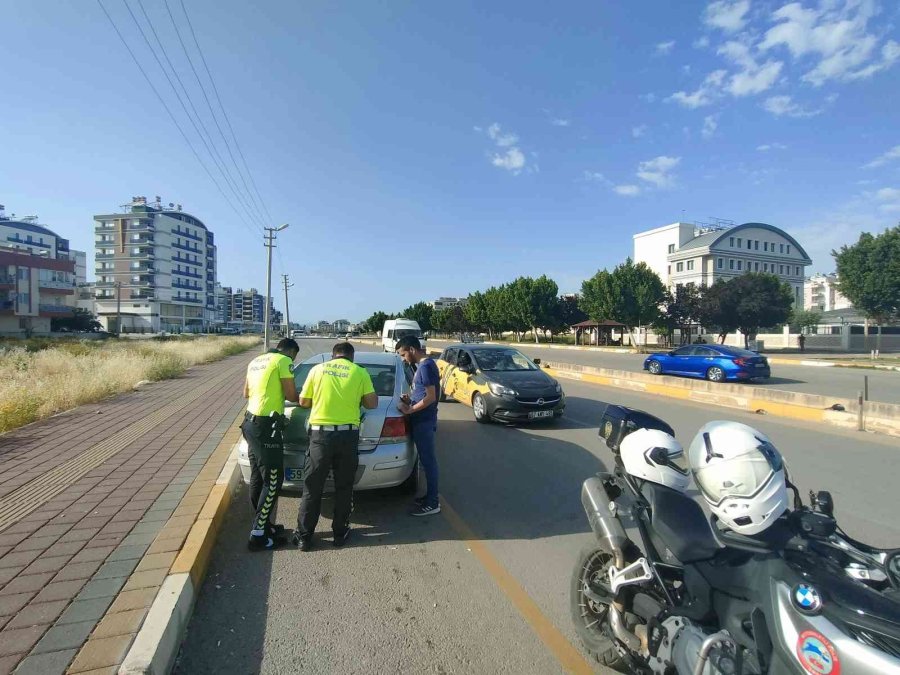 7 Yıl Hapis Cezasıyla Aranan Sürücü Kovalamacada Yakayı Ele Verdi
