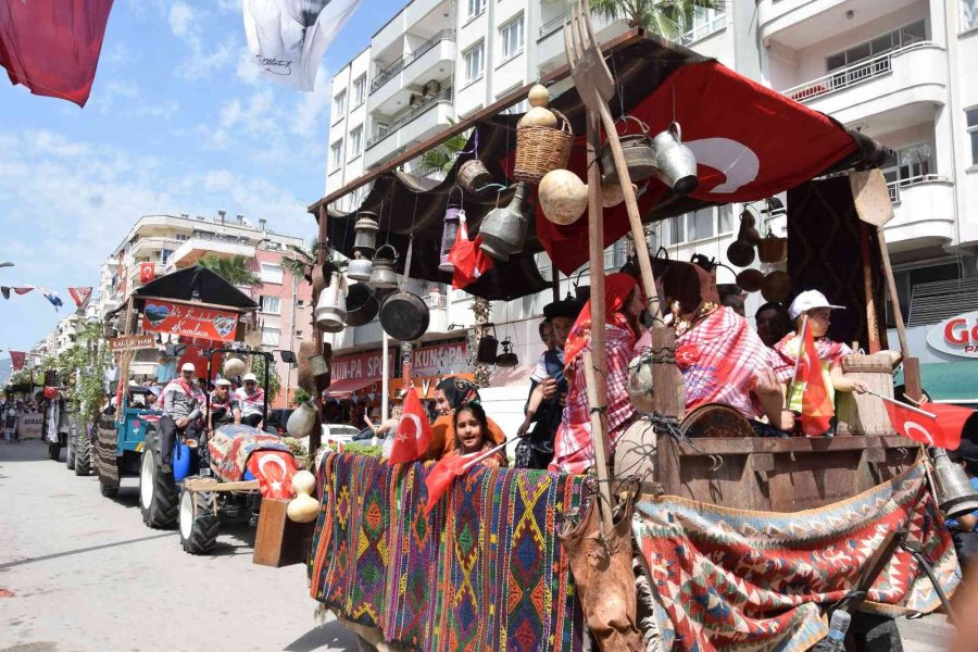 Yörük Göçü Korteji Renkli Görüntülere Sahne Oldu