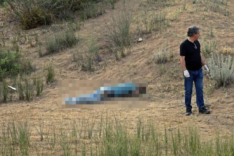 Antalya’da Ormanlık Alanda Erkek Cesedi Bulundu