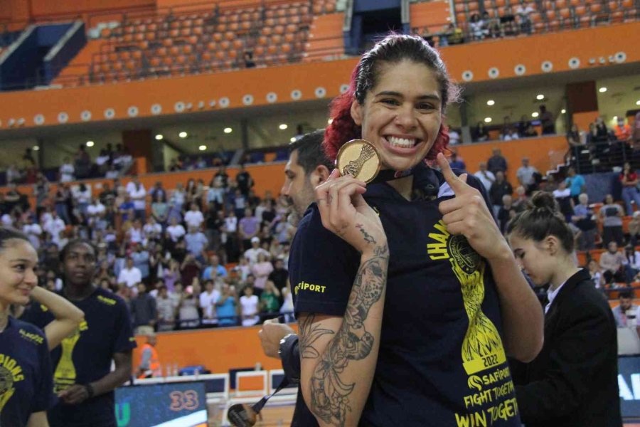 Şampiyon Fenerbahçe Kupasını Aldı